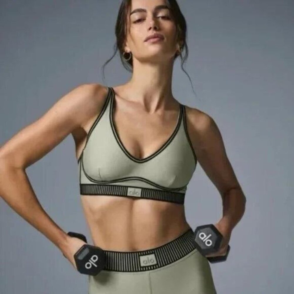 Alo Yoga Ivy Airlift Line Up Bra Size Medium, Green, NWOT